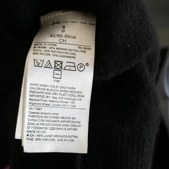 Extra fine merino wool black cardigan - Picture 6 of 8